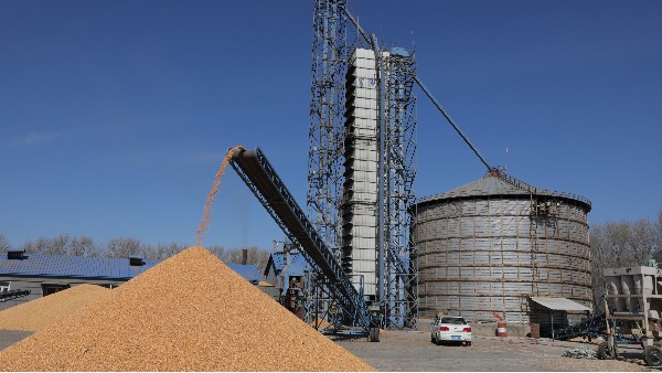 烘糧1萬噸成本僅24萬，秸稈打捆直燃熱風(fēng)爐為農(nóng)戶增收